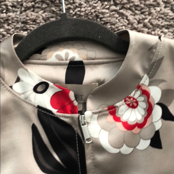 Loft Jacket - Picture 2 of 3